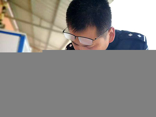 1598511410897234.jpg 2:现场协理执行手续。.jpg